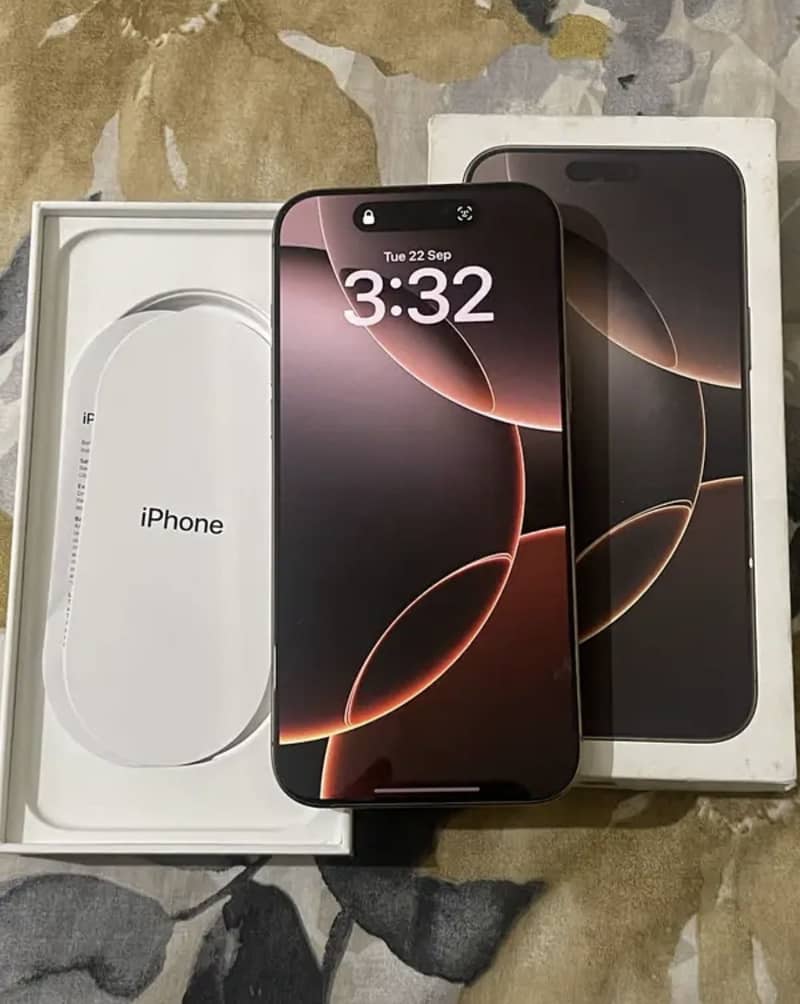 Apple iPhone 16 Pro Max 4