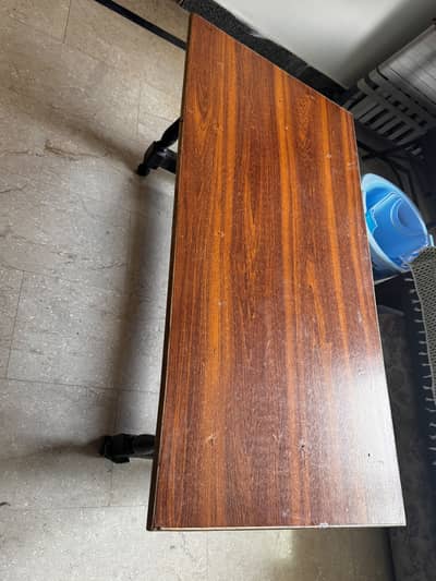Traditional wooden style center table / coffee table