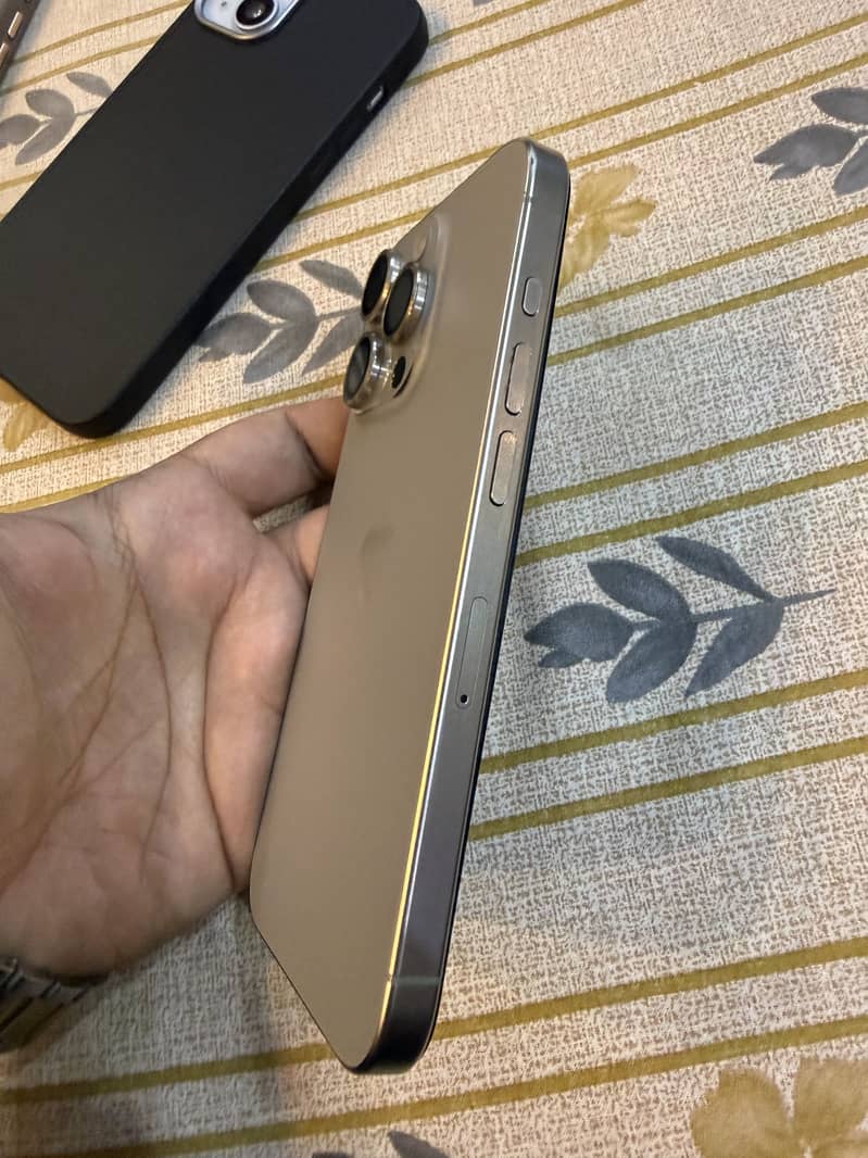 Iphone 15 pro 4