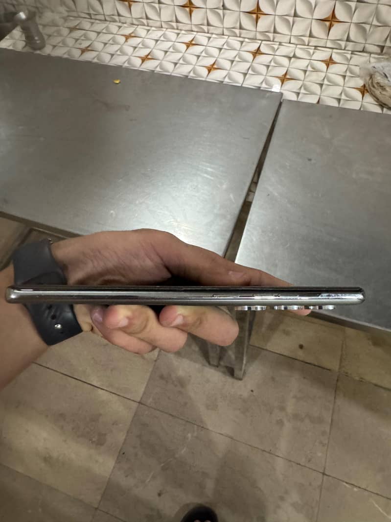 Tecno CAMON 40 Pro 4