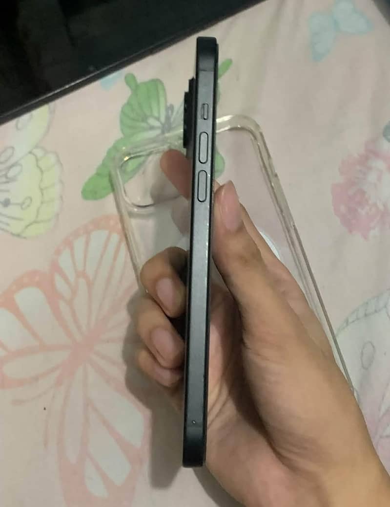 Apple iPhone 15 plus 3