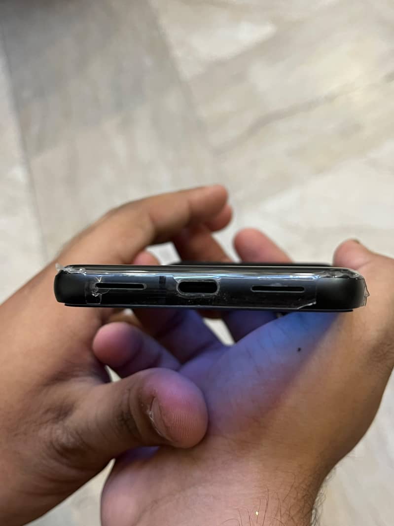 Google Pixel 8 4