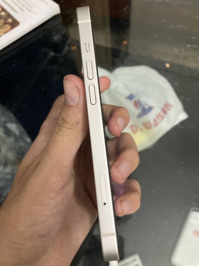 Apple iPhone 14 4