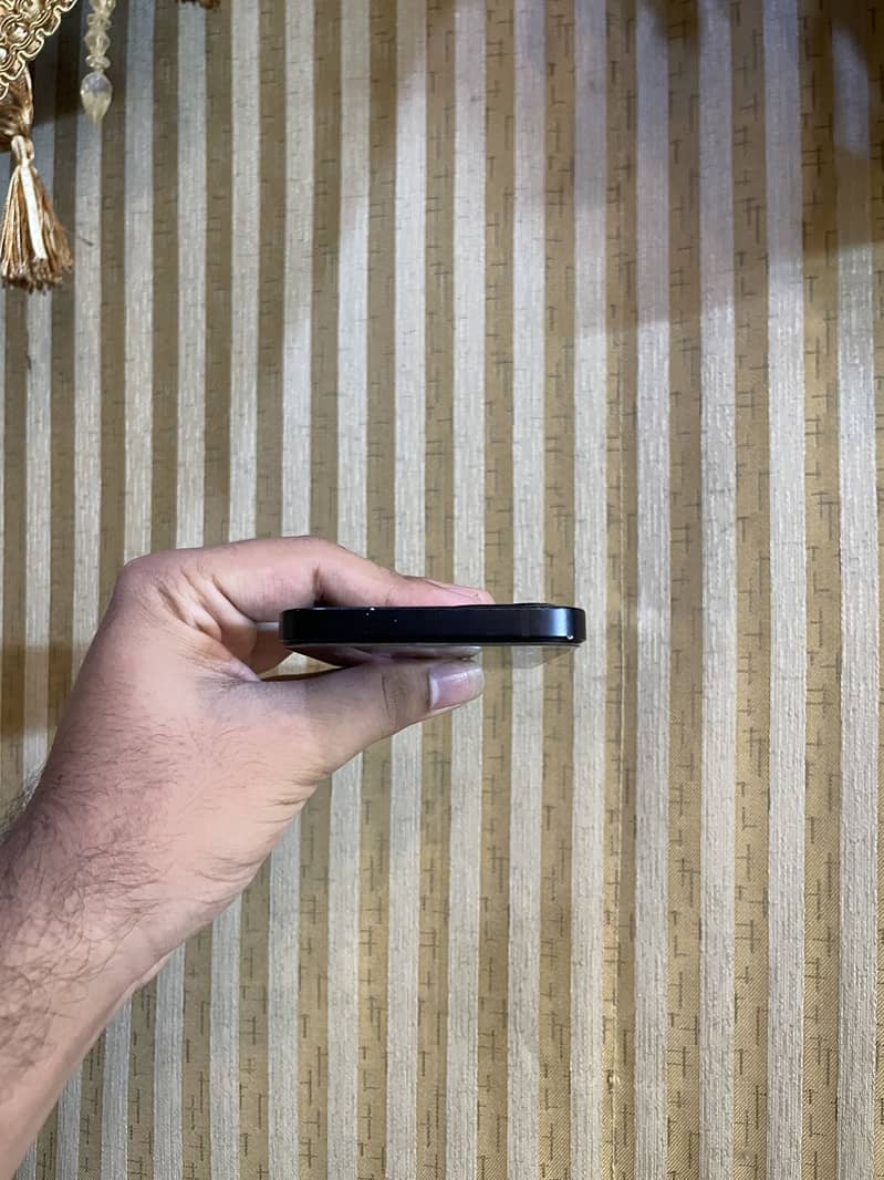 Apple iPhone 12 3