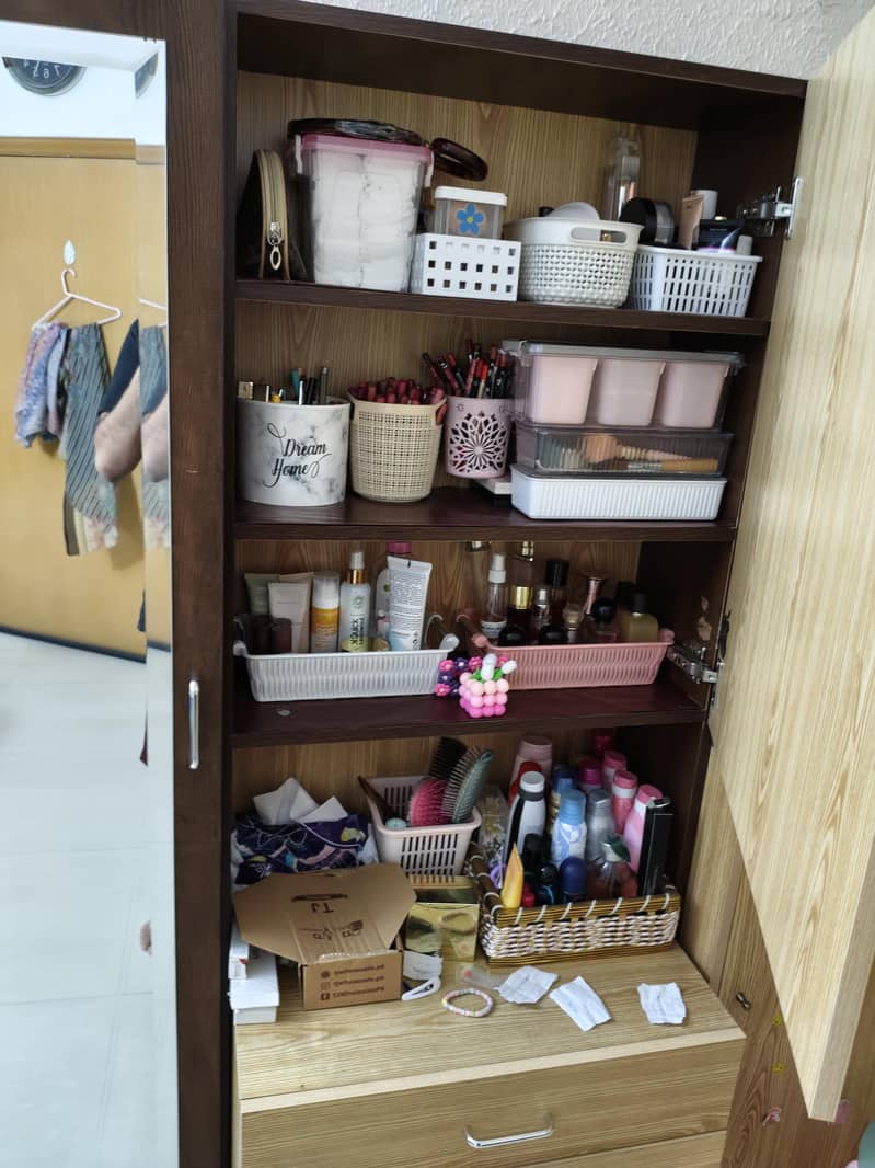 vanity with full mirror 3