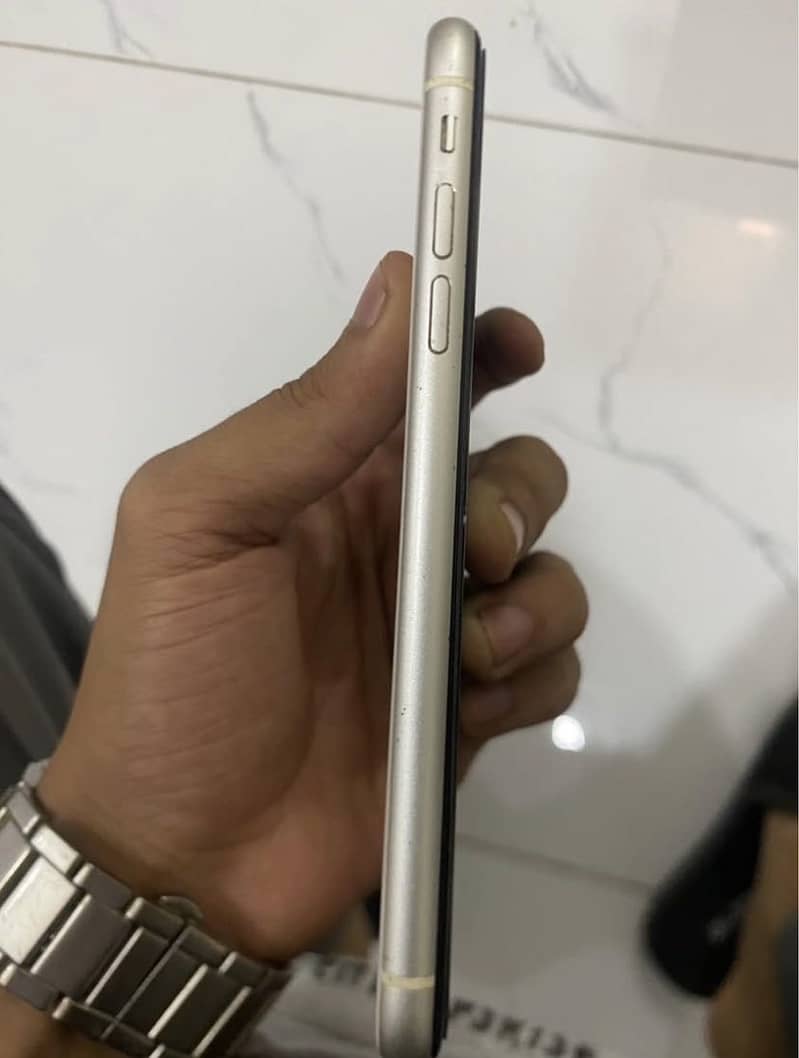 Apple iPhone 11 2