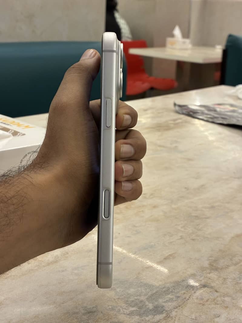 Apple iPhone 17 Pro Max 3
