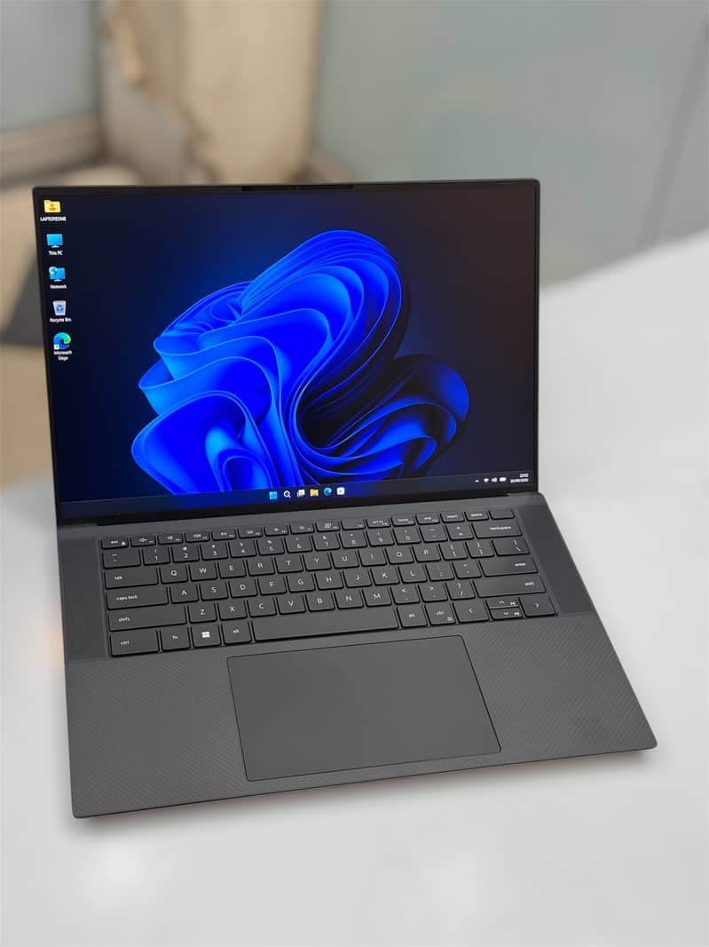 Dell Precision 5570 1