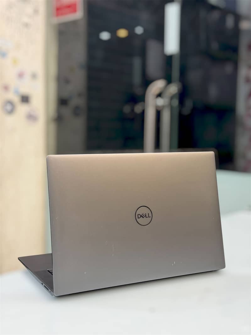 Dell Precision 5570 7