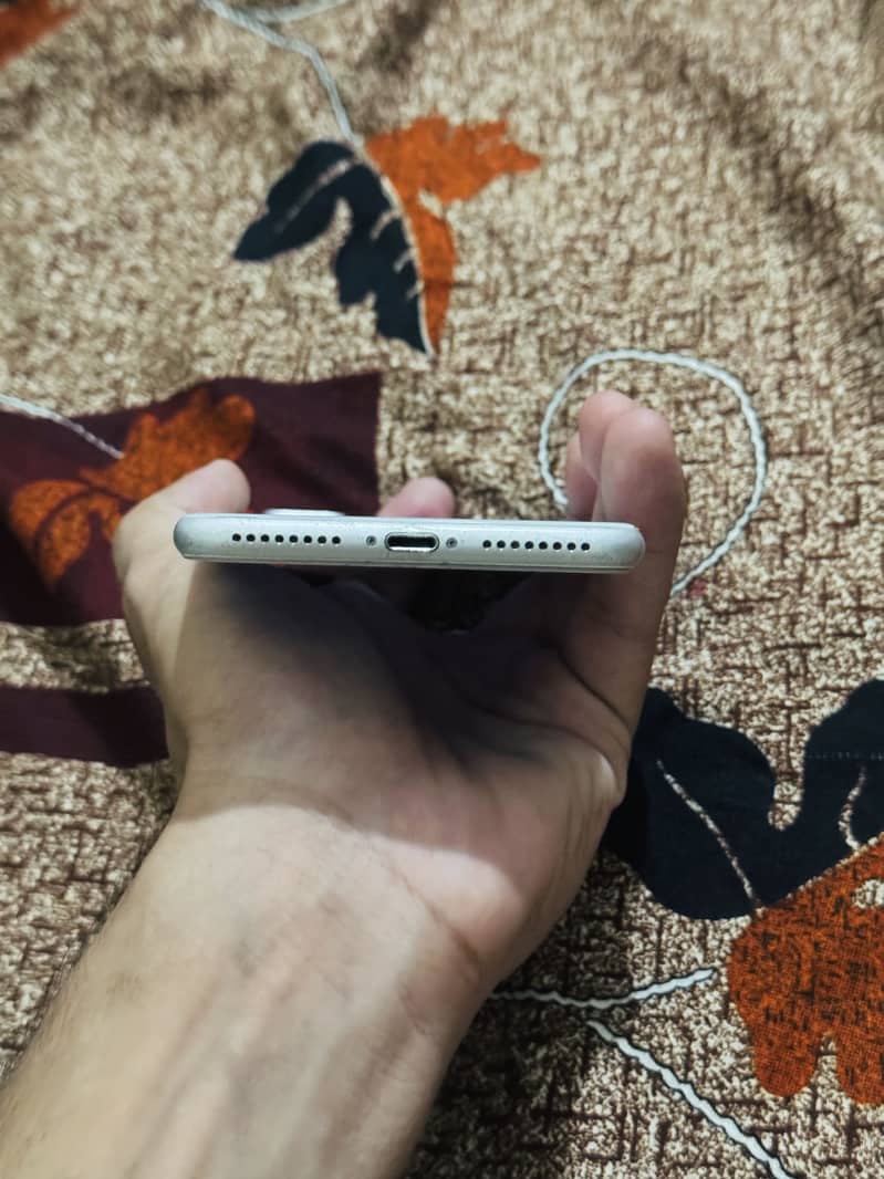 Iphone 8 plus pta 4
