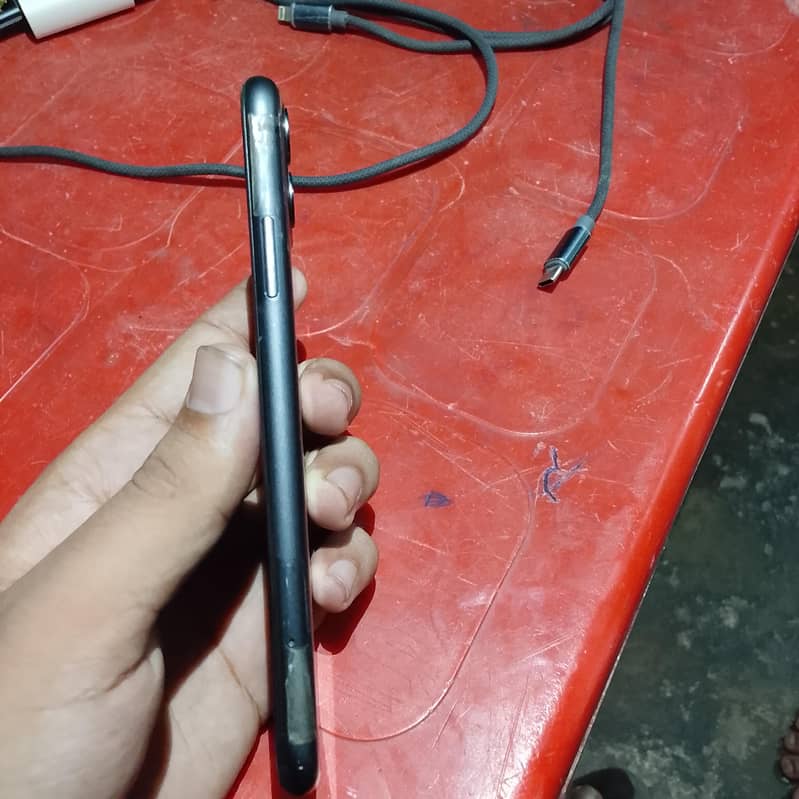 Apple iPhone 11 9