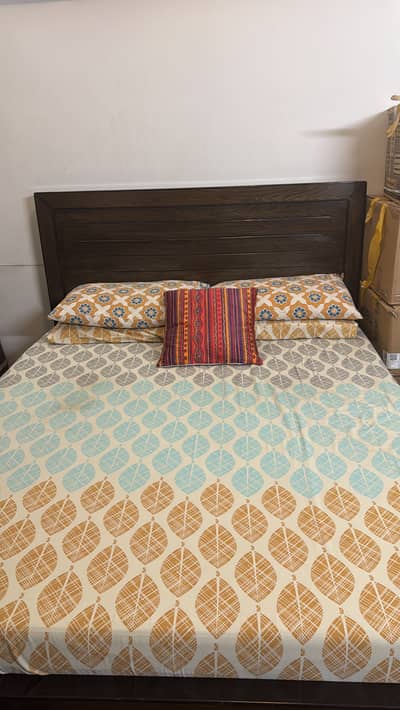 wooden bed set
