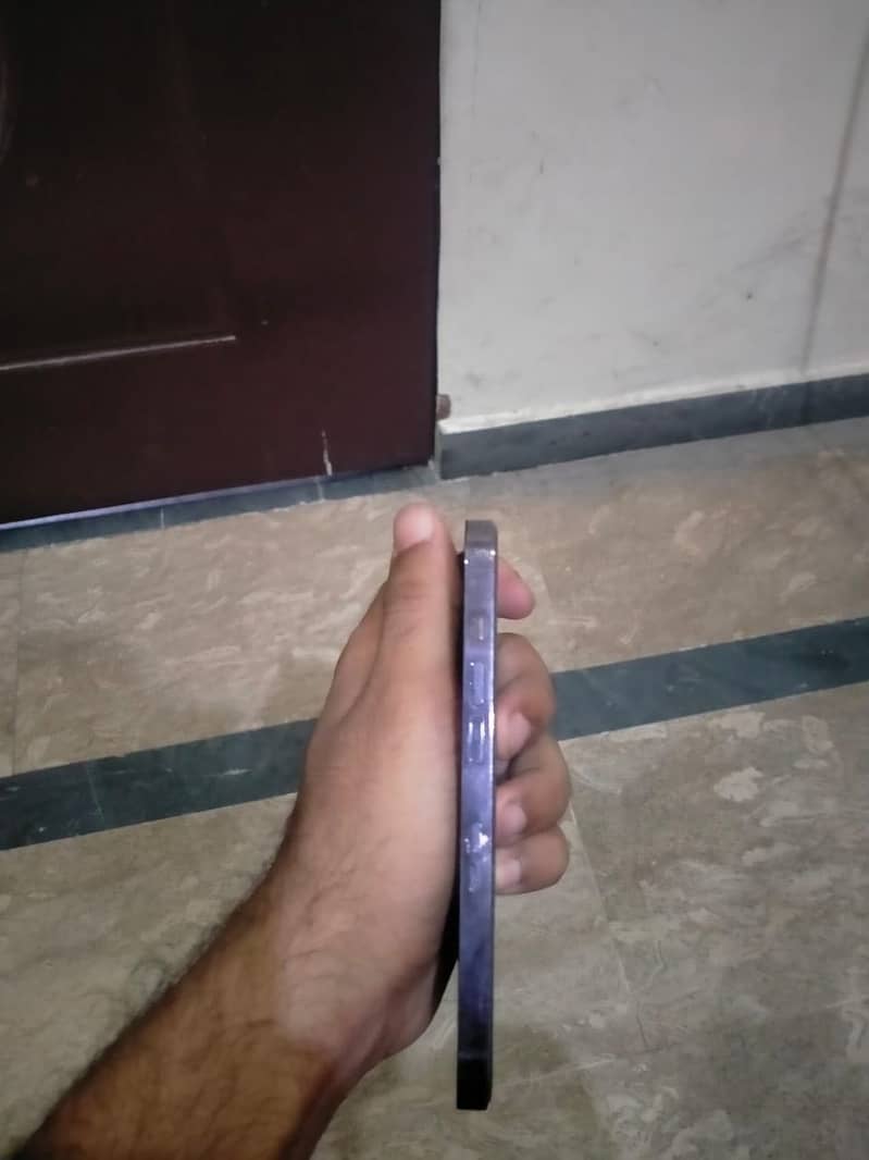 Apple iPhone 14 Pro 2