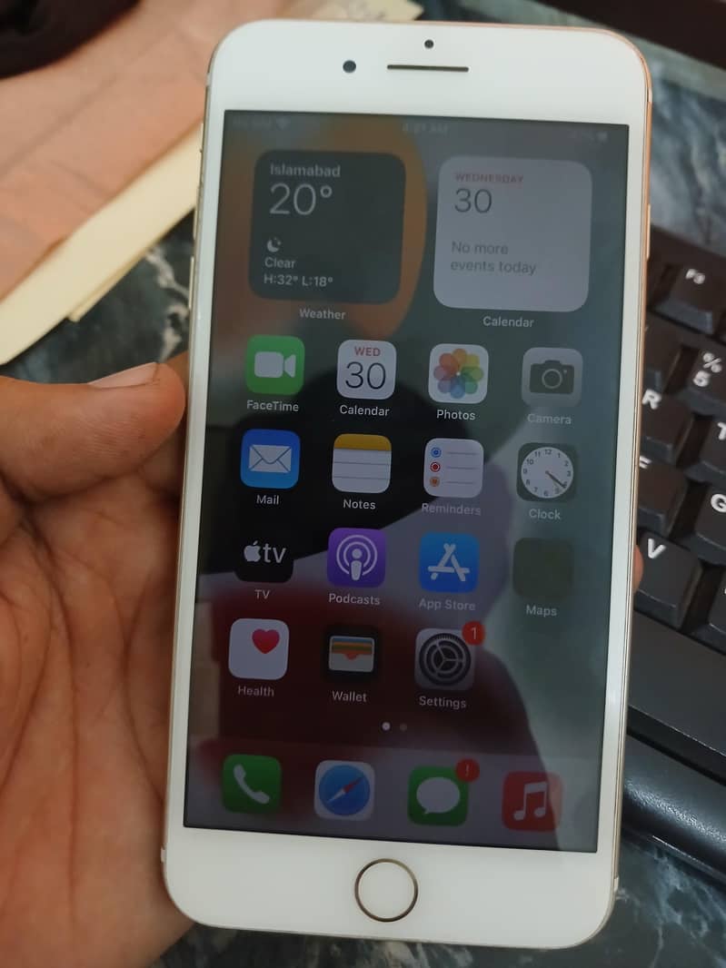 Apple iPhone 7 Plus 1