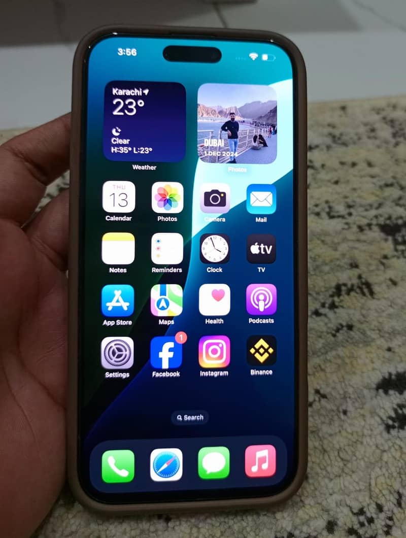 Apple iPhone 16 Pro Max 0