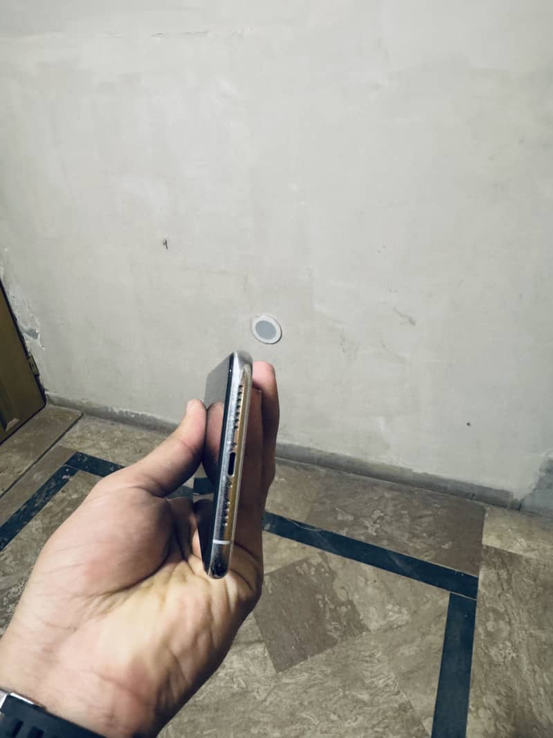 iPhone 11 Pro Max 2