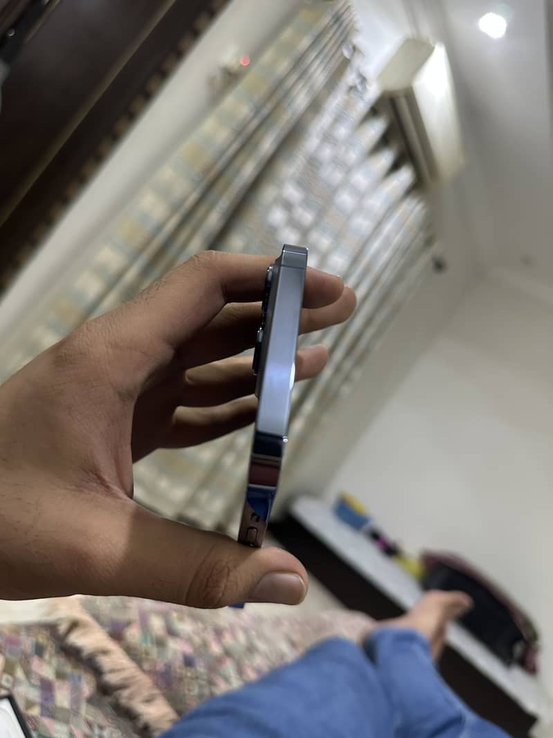 Apple iPhone 13 Pro Max 8