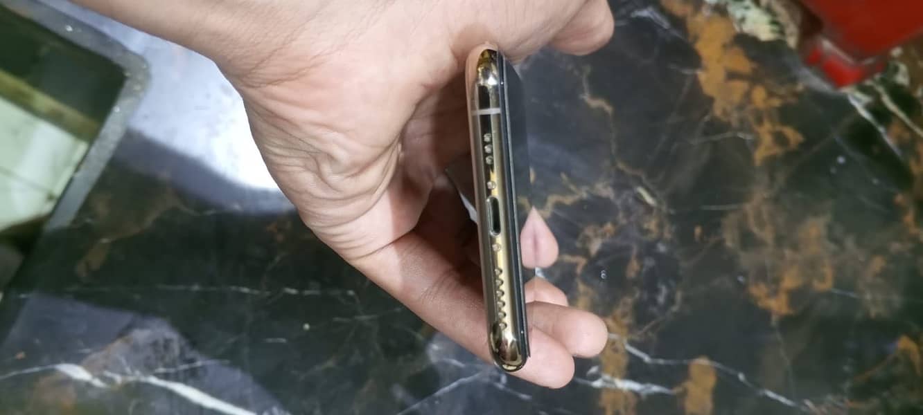 Apple iPhone XS 0