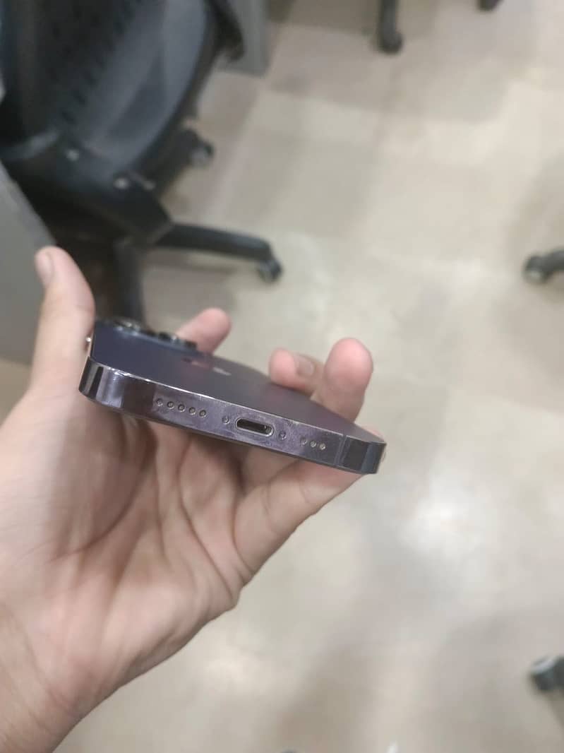 Apple iPhone 14 Pro 0