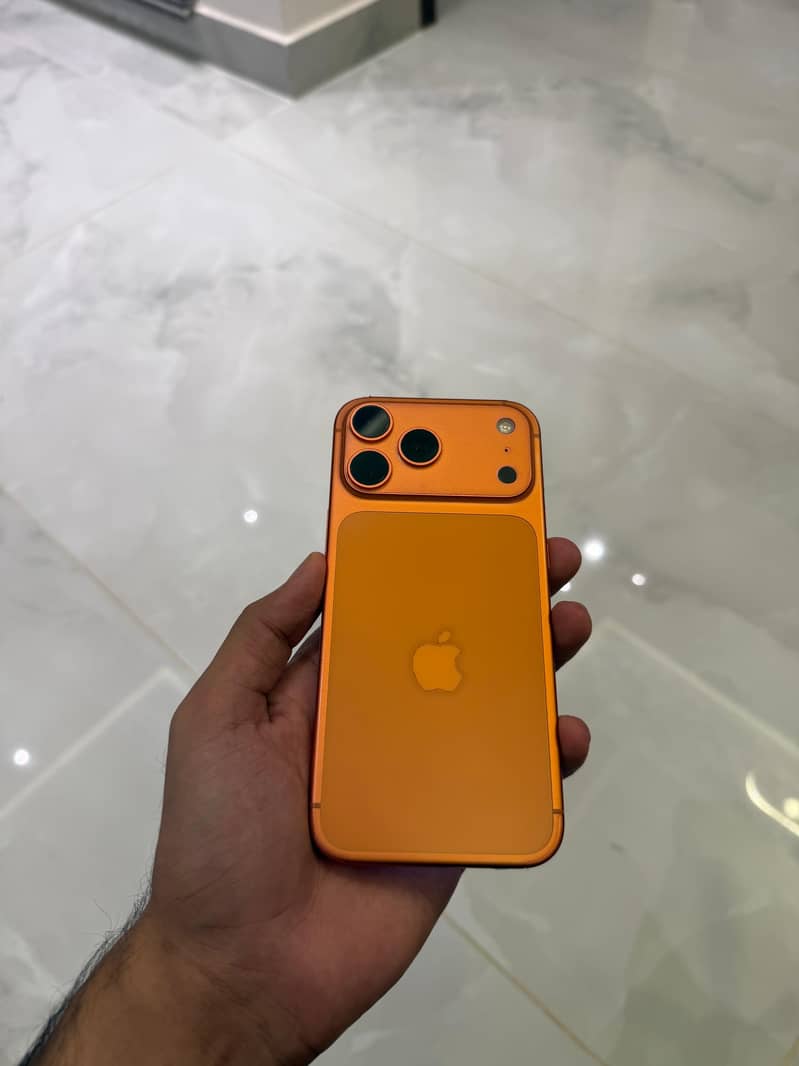 Apple iPhone 17 Pro Max 0