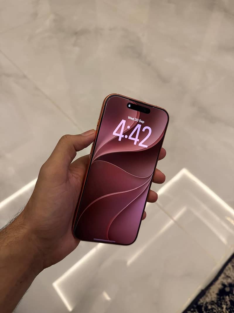 Apple iPhone 17 Pro Max 1