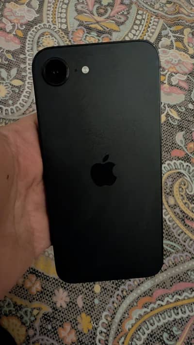 Apple iPhone 16e