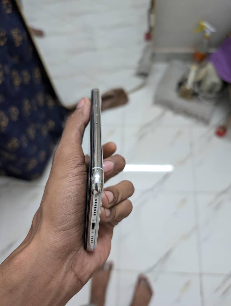 Apple iPhone 11 Pro Max 1