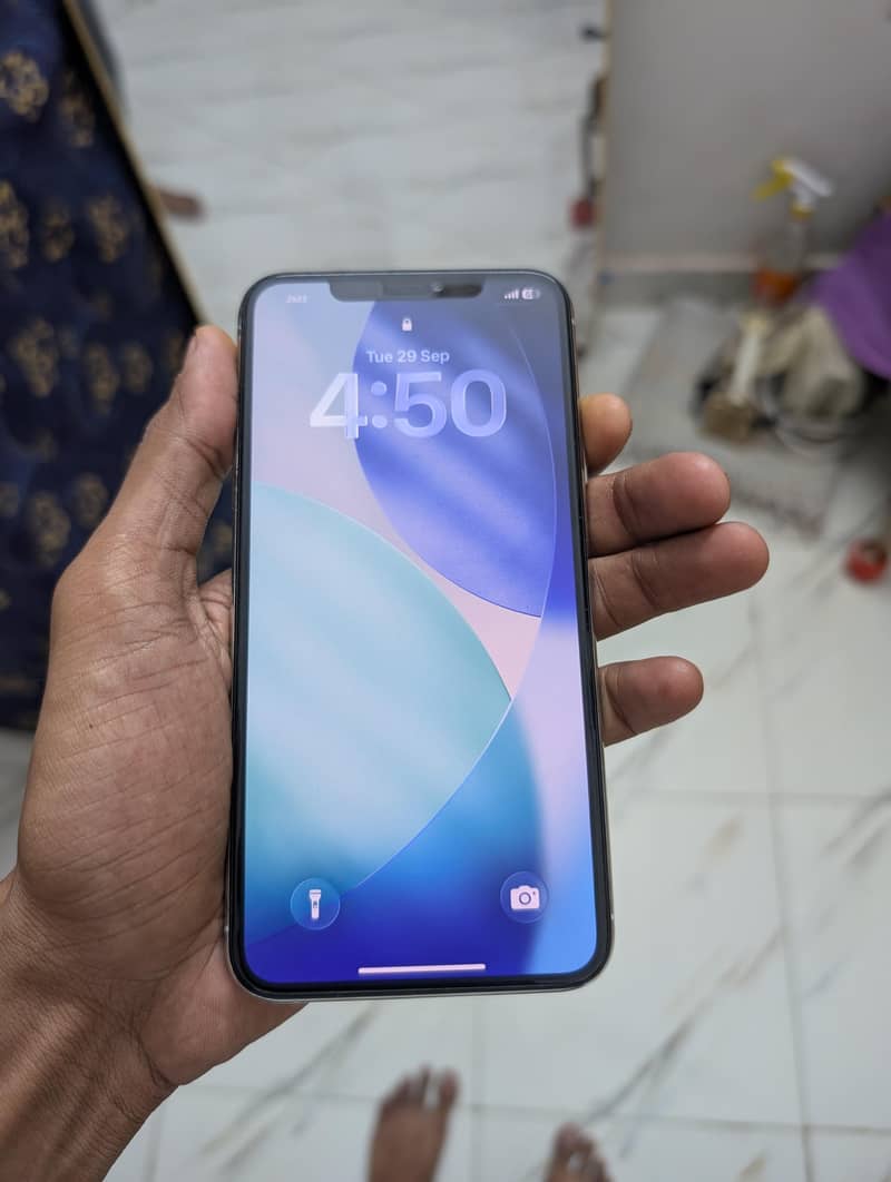 Apple iPhone 11 Pro Max 2