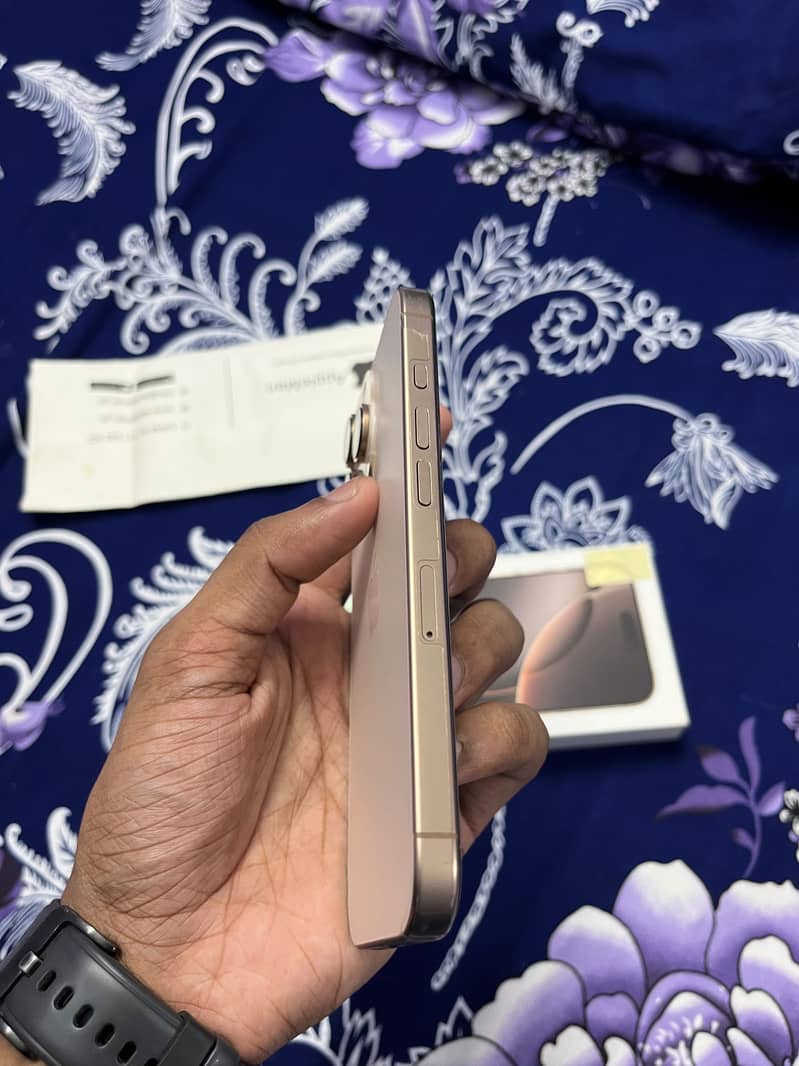 Iphone 16 pro 3