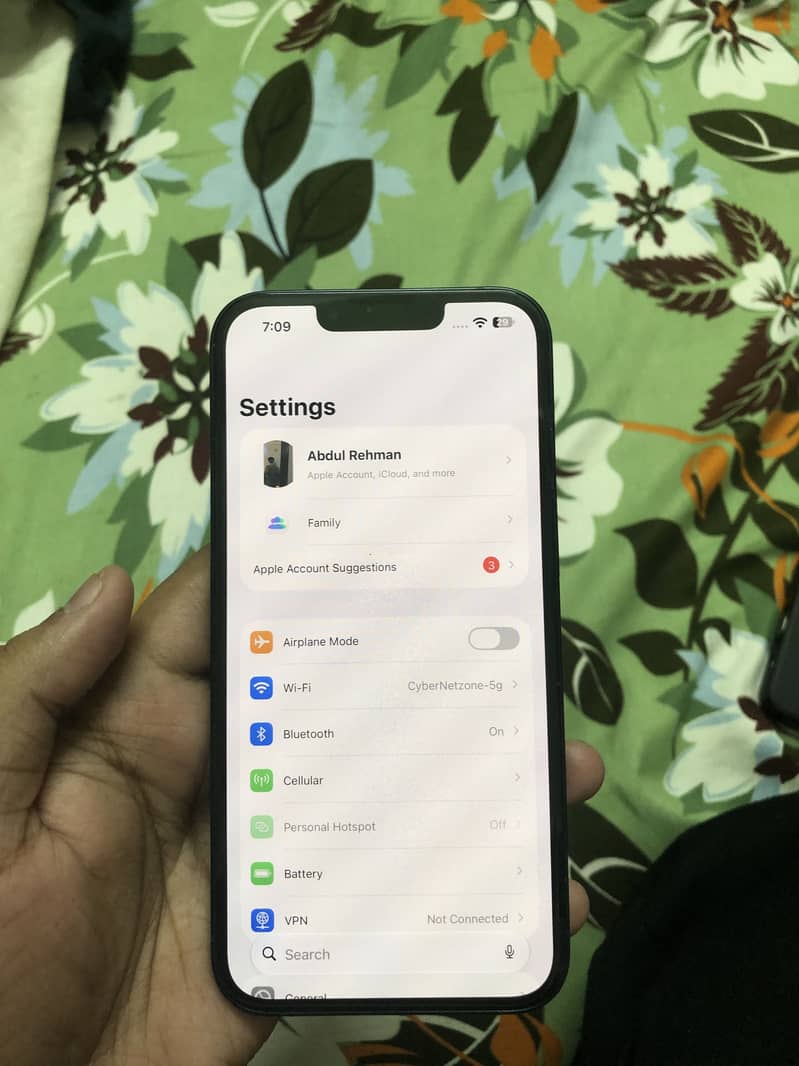 Apple iPhone 13 1