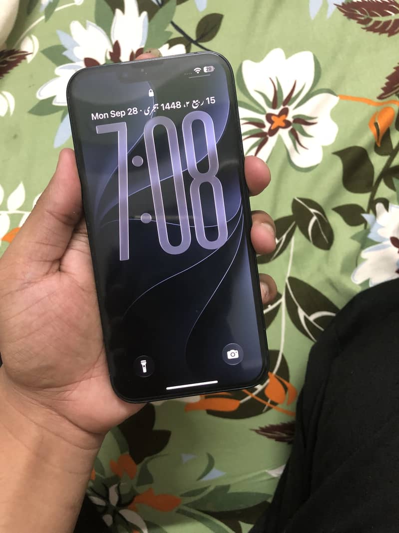 Apple iPhone 13 2