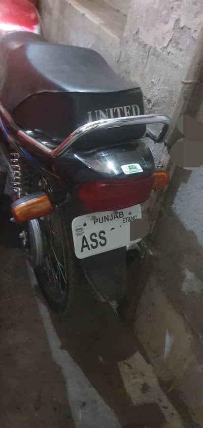 United 100 cc bike
