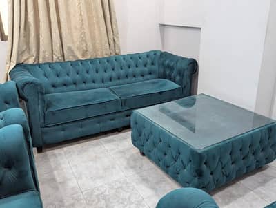 7 seater in very good condition 120 ka banwaya tha surf 5 month use hh