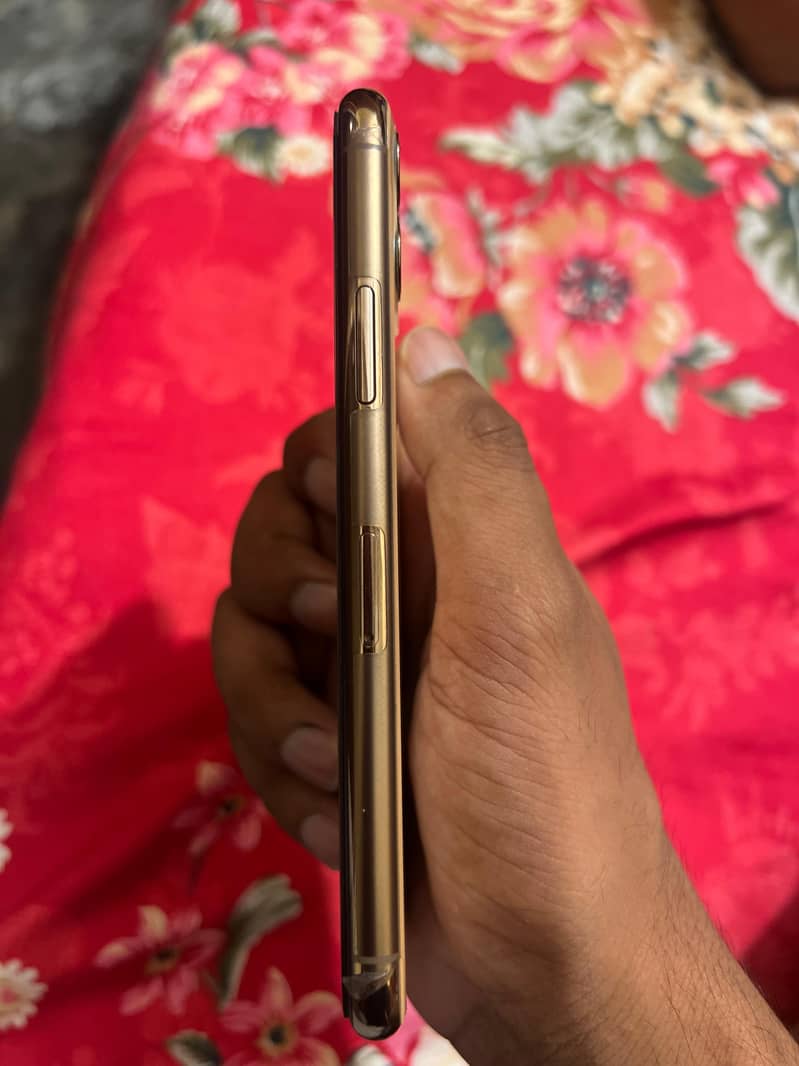 Apple iPhone 11 Pro 6
