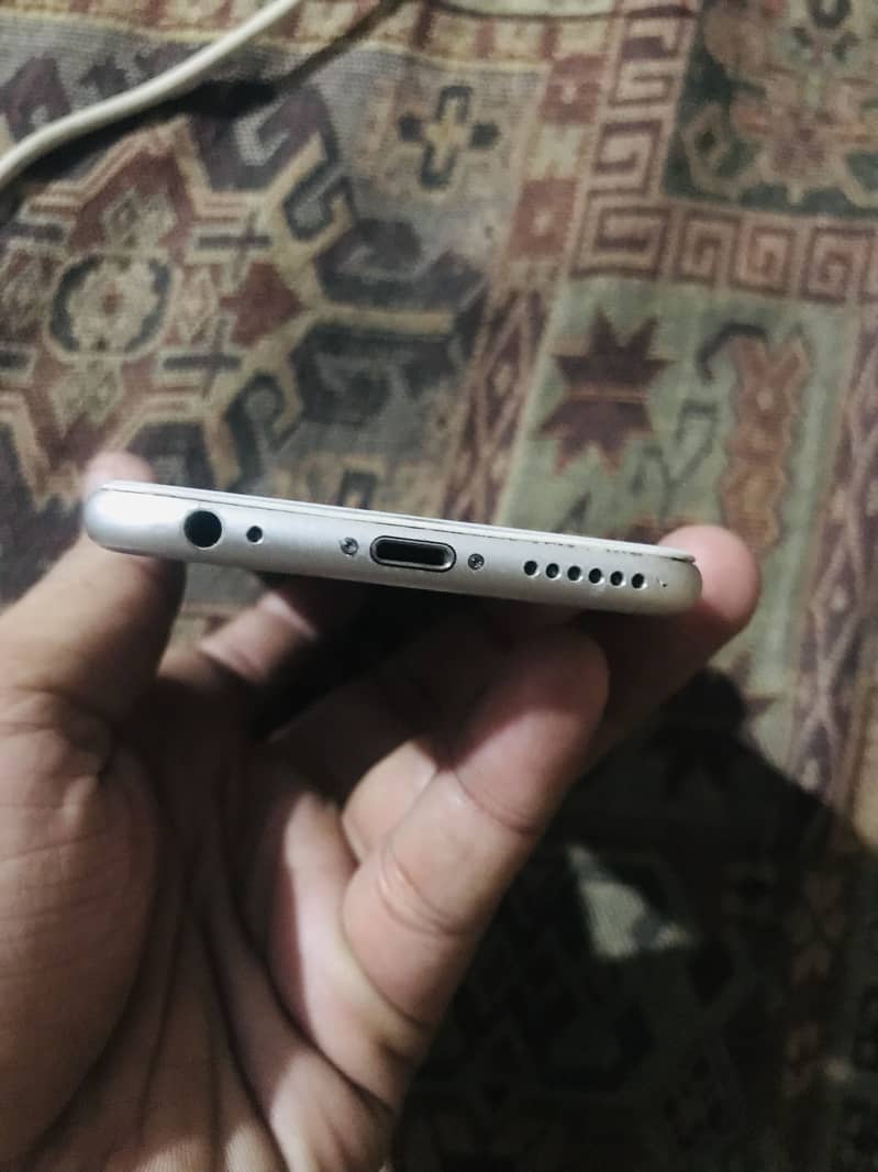 Apple iPhone 6S 5