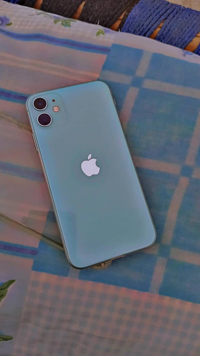 Apple iPhone 11 4