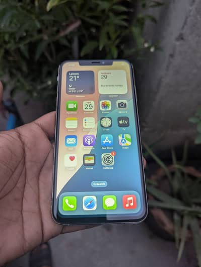 IPhone XS Max factory unlocked 10/10