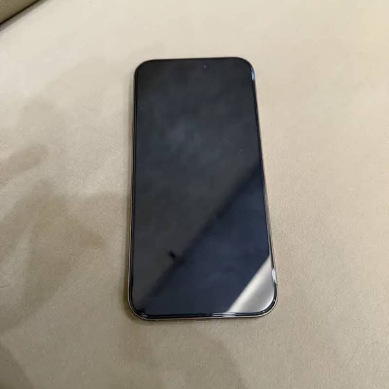 Iphone 16 pro max desert titanium 3