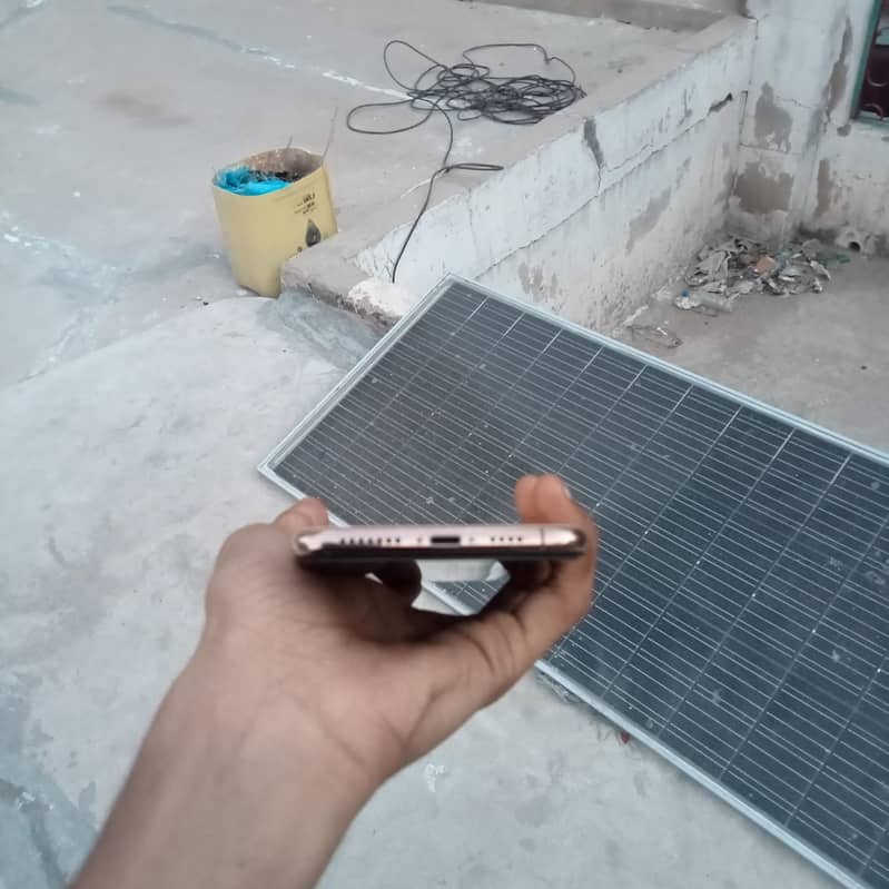 Apple iPhone XS Max 3