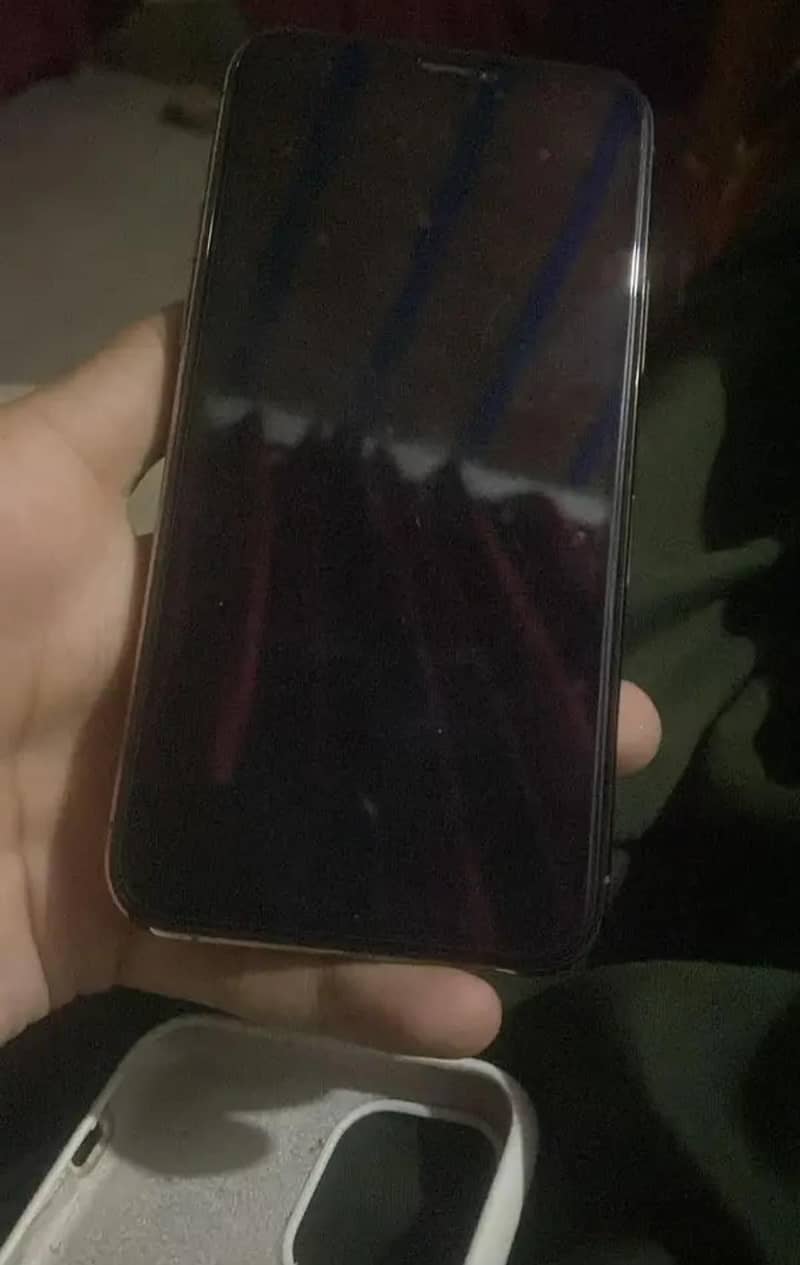 Apple iPhone 11 Pro 1