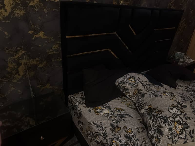 Bed side tables and dressing table 2
