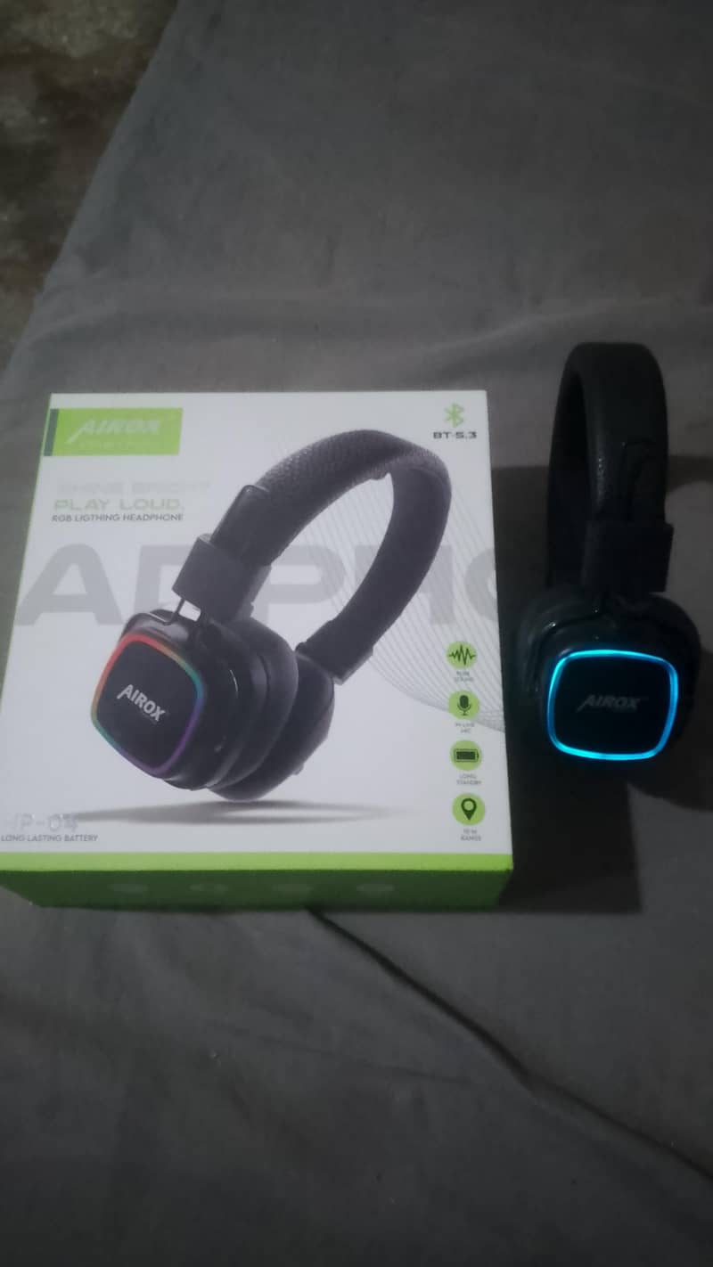 headphone 0