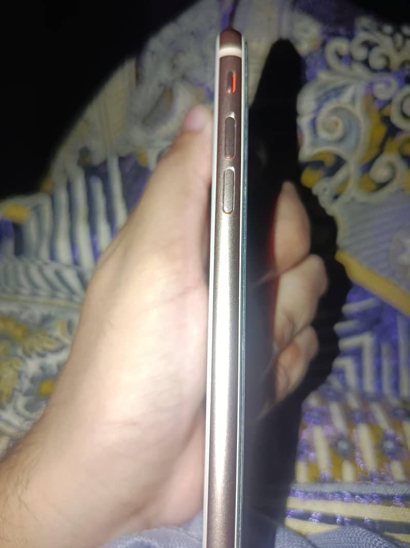 Apple iPhone 8 3