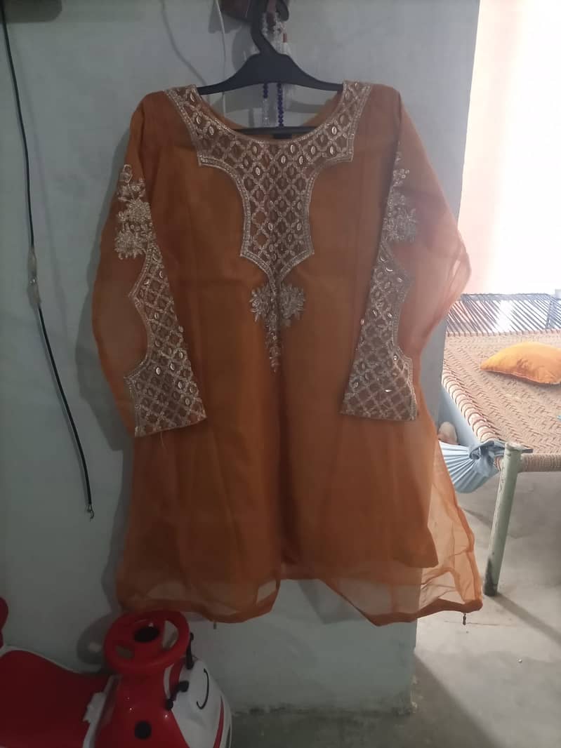 Maxi 10/10 condition sath maion suit 1