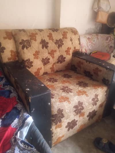 Good Condition  6 Seater