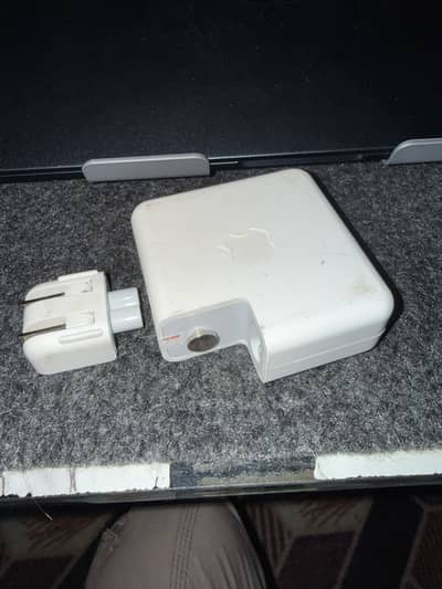 apple macbook charger 61 watt