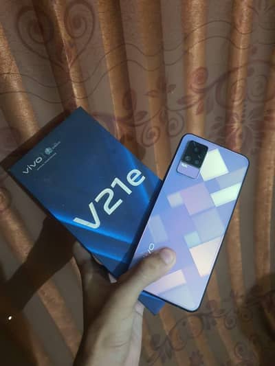 Vivo V21e with box charger in display fingerprint ok