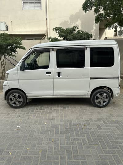Daihatsu Hijet 2013