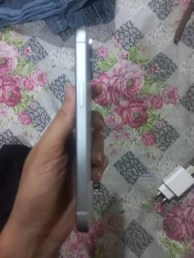 Apple iPhone 15