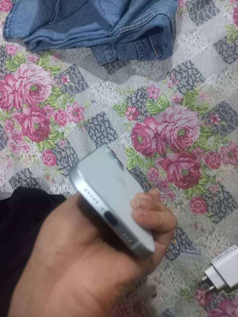 Apple iPhone 15 1